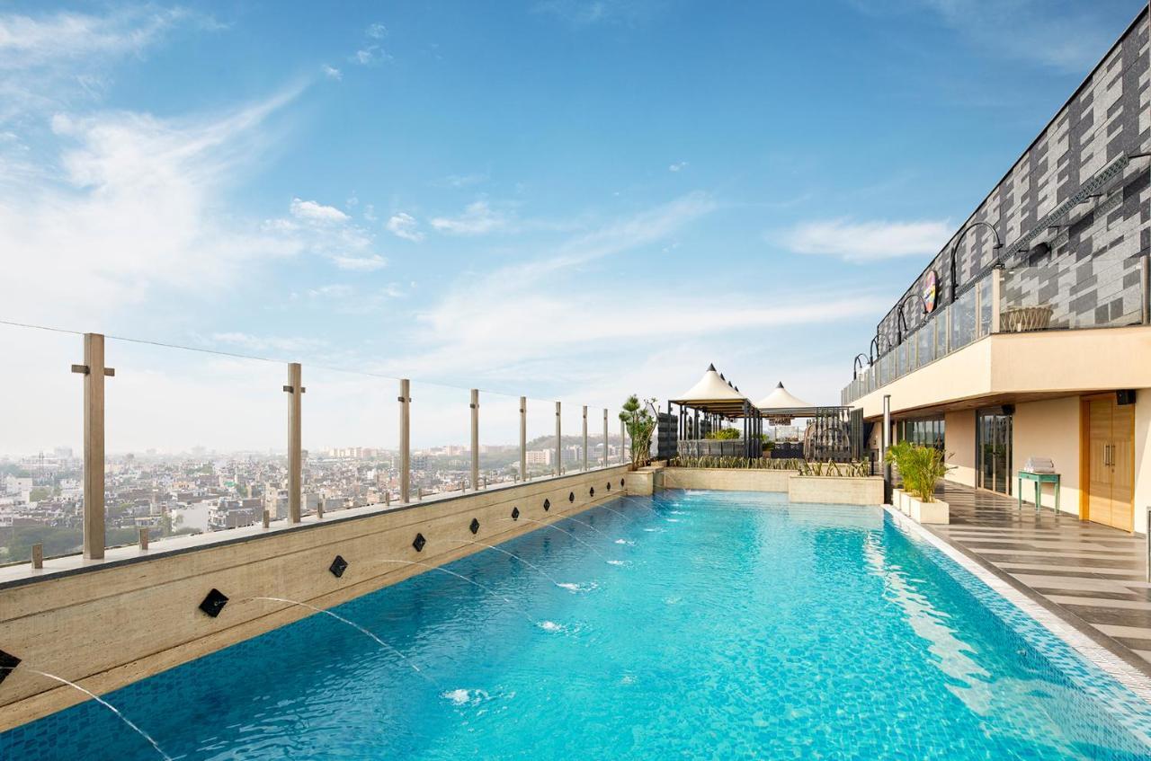Hyatt Place Jaipur Malviya Nagar Exterior foto The swimming pool at the hotel